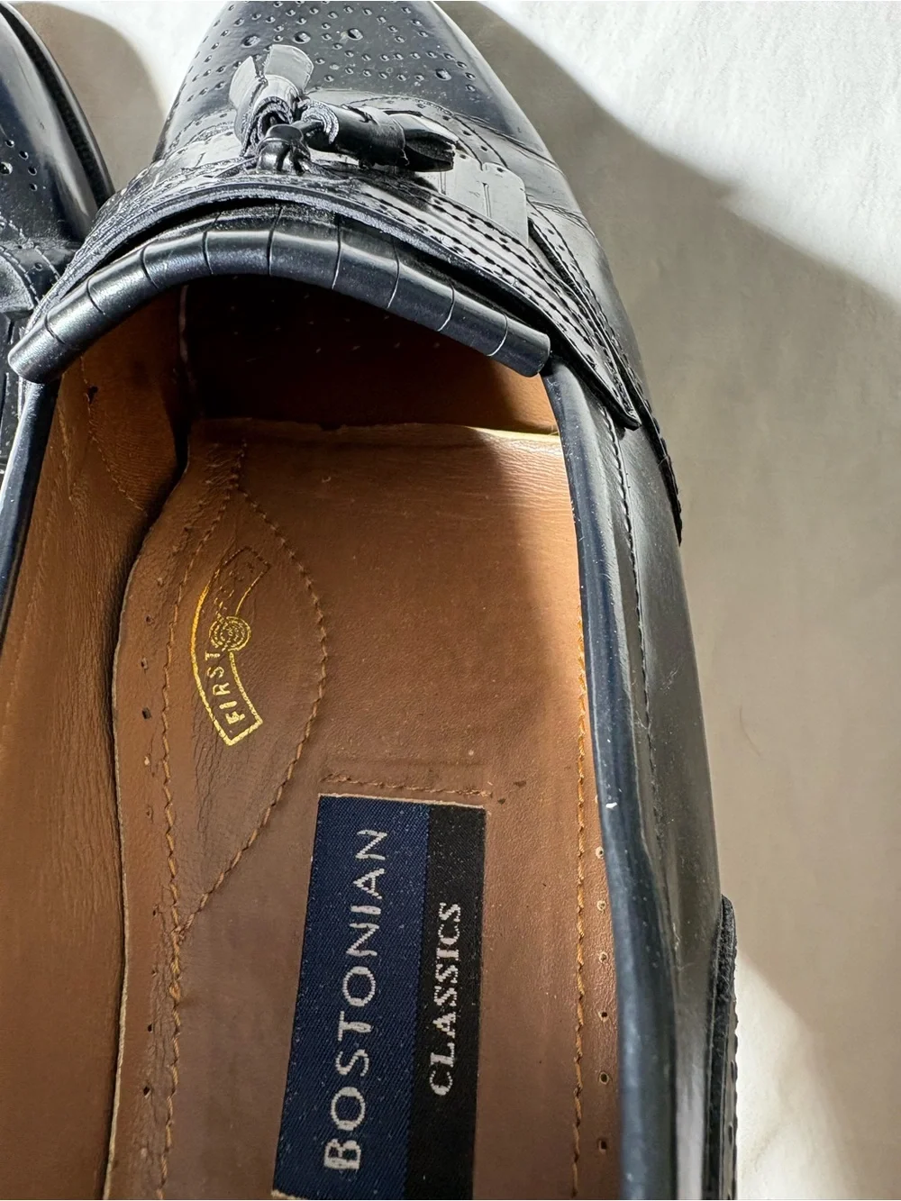 Bostonian polished black